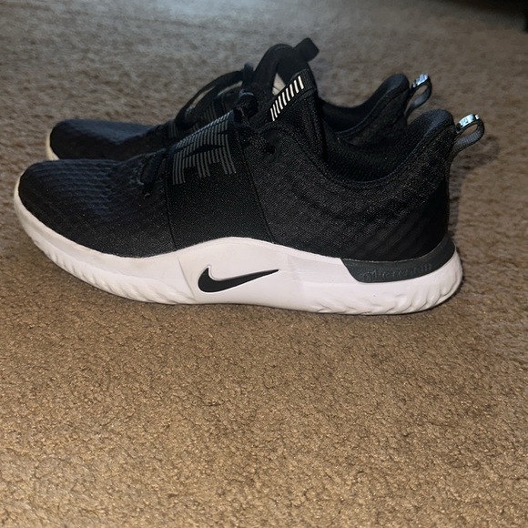 Nike shoes - Picture 4 of 7